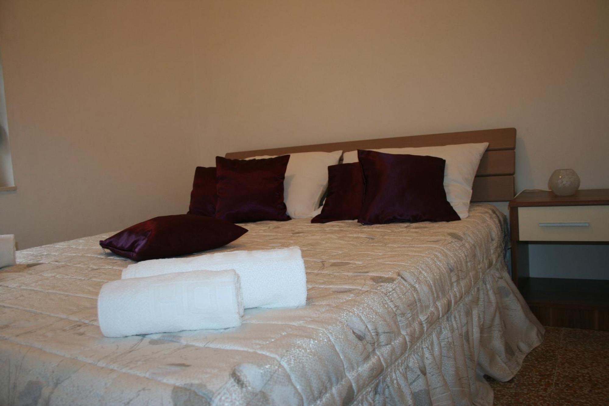 זאוסטרוג Apartments Rotim חדר תמונה