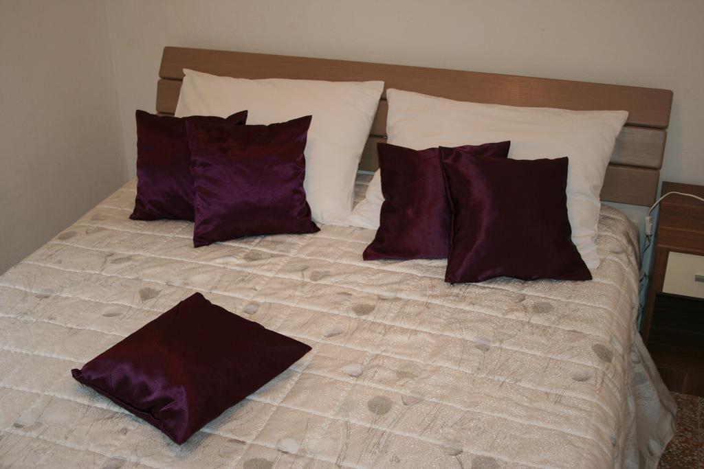 זאוסטרוג Apartments Rotim חדר תמונה