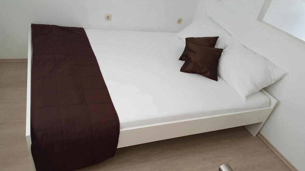זאוסטרוג Apartments Rotim מראה חיצוני תמונה